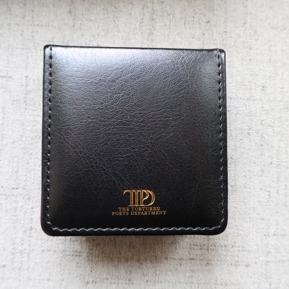 Taylor Swift Bundle - Picture 4 of 6